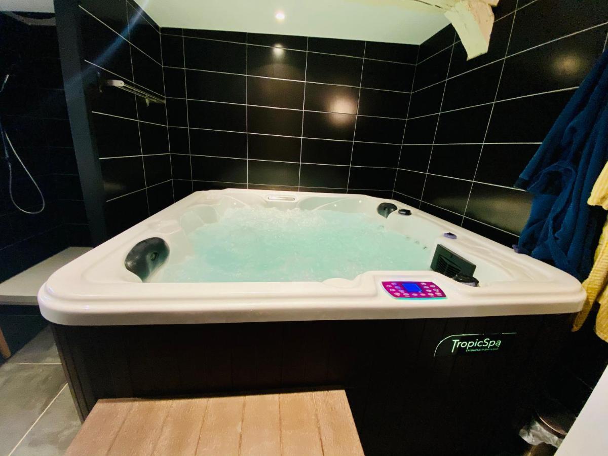 Escapade Romantique - Jacuzzi Et Parking Prive - 002 Apartman Rouen Kültér fotó