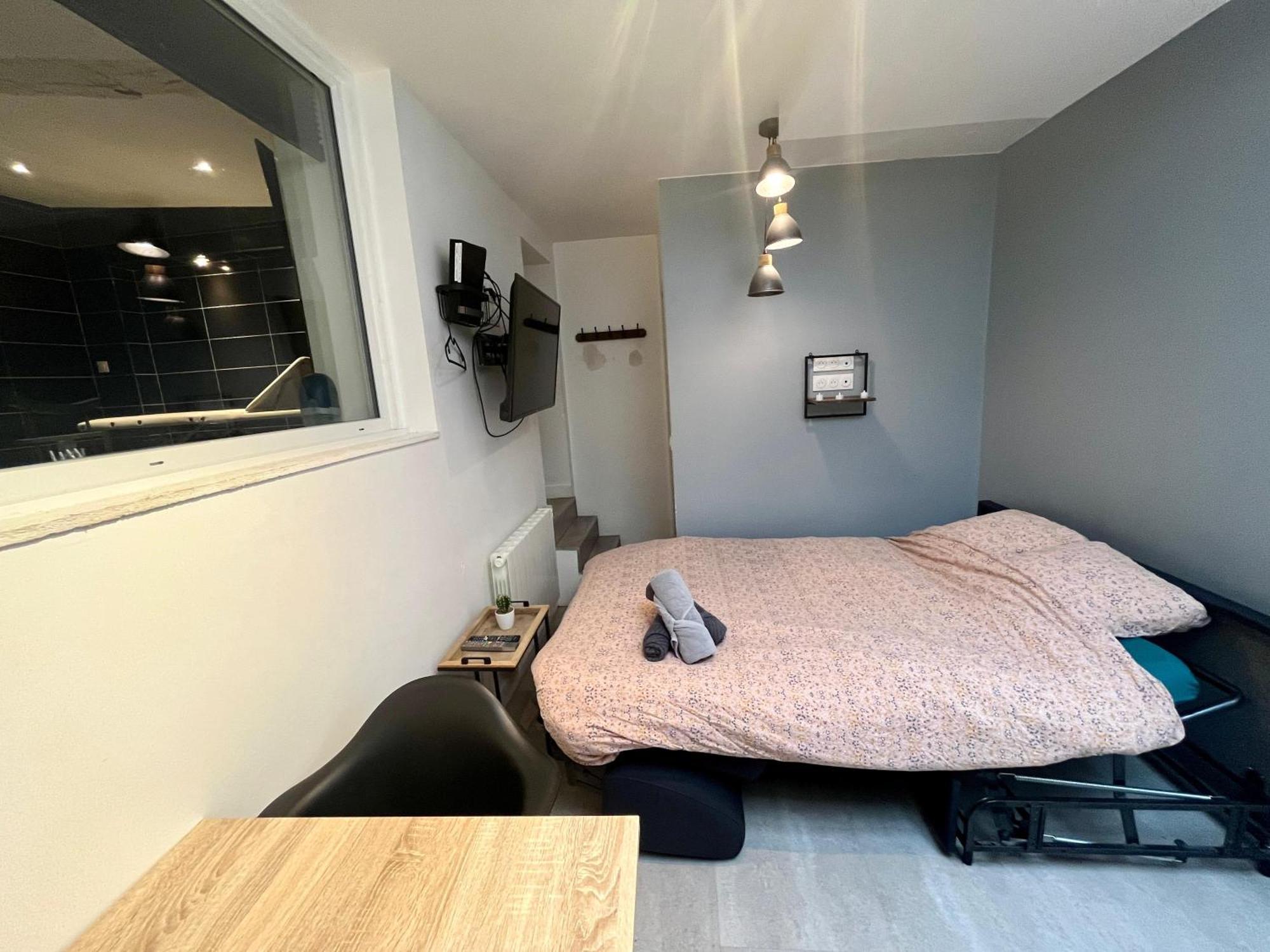 Escapade Romantique - Jacuzzi Et Parking Prive - 002 Apartman Rouen Kültér fotó